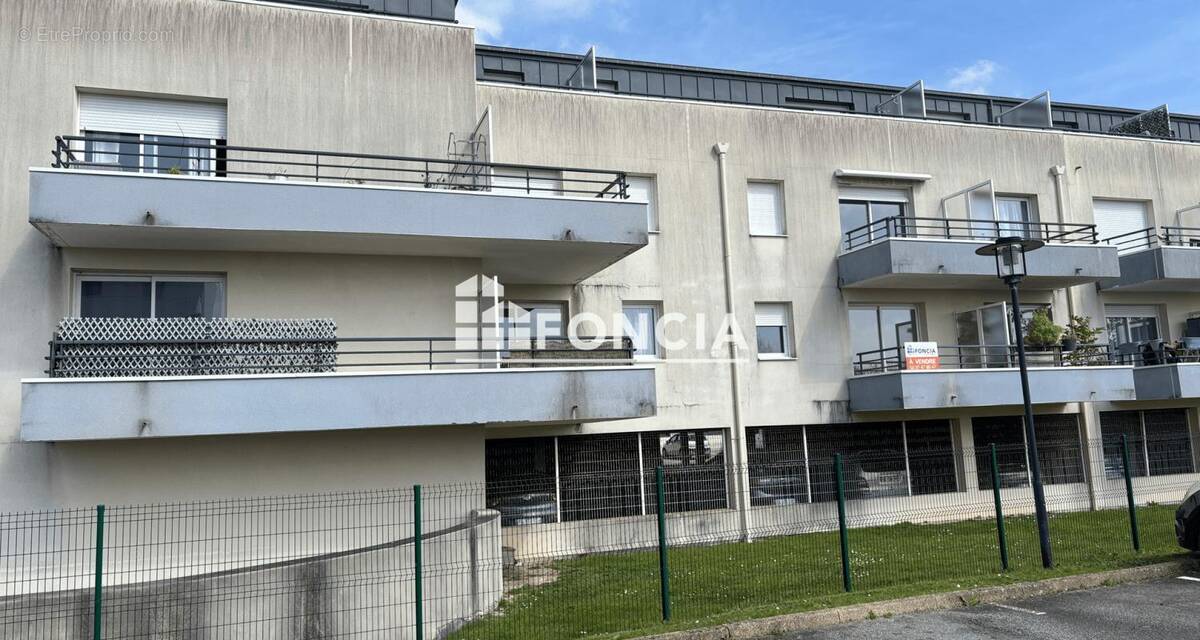 Appartement à SENE