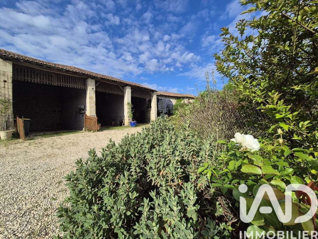 Photo 5 - Maison à SAINT-LEGER-DE-MONTBRUN