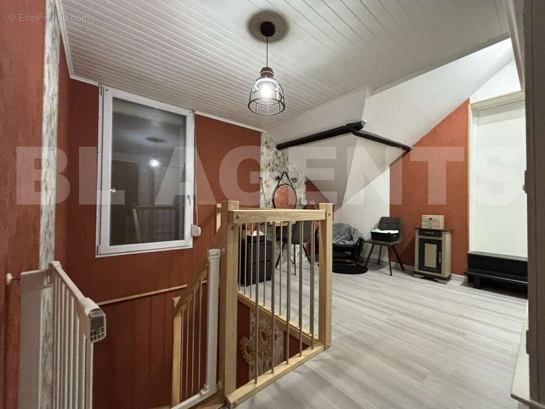 31f784b7-ee8a-4788-a95d-dac9ddd5d091 - Maison à CHARLEVILLE-MEZIERES