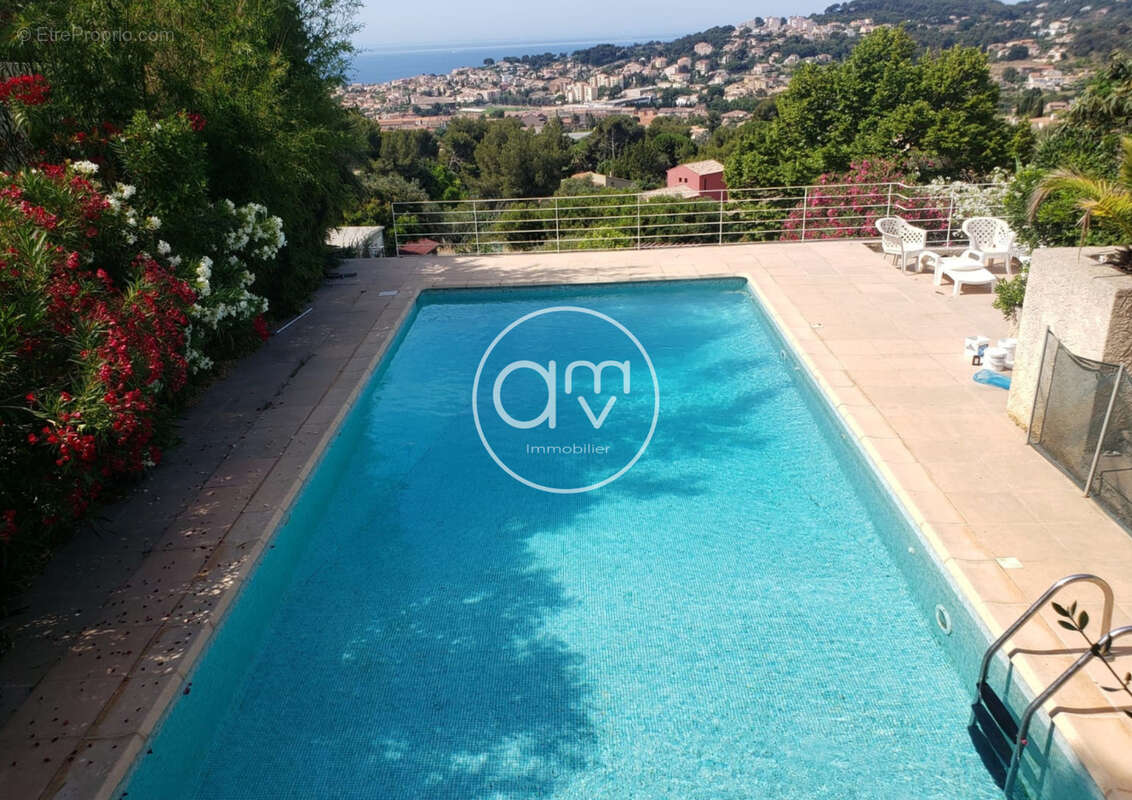 Maison à CARQUEIRANNE