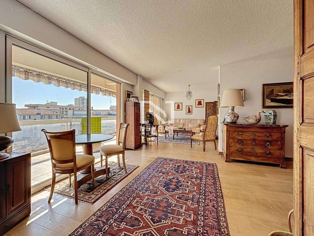 Appartement à SAINT-RAPHAEL