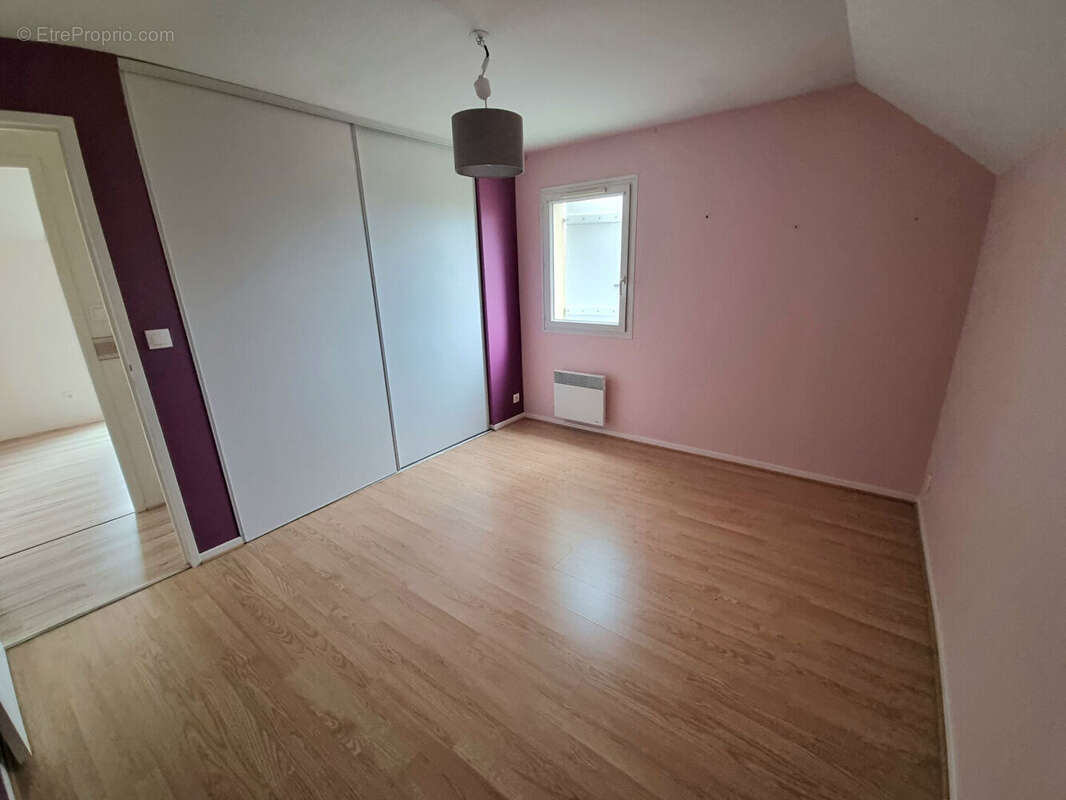 Maison à VARENNES-VAUZELLES