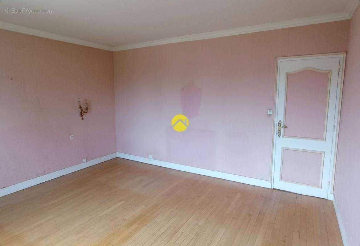 Maison à VILLEBOUGIS