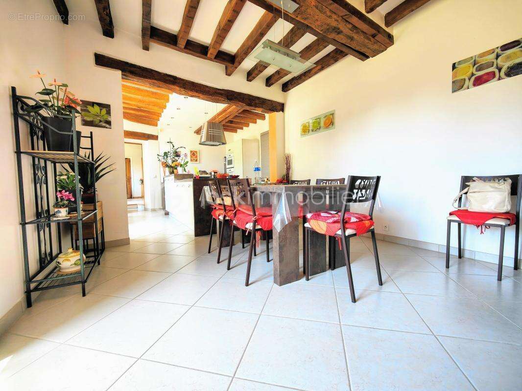 Maison à LONGNES
