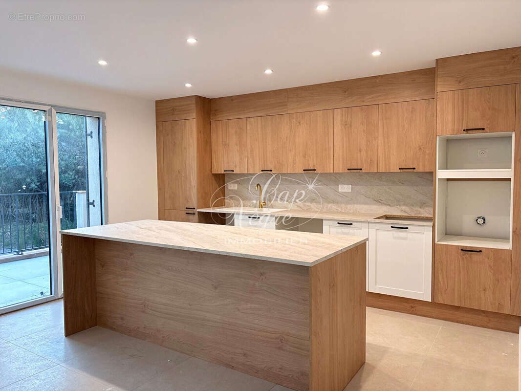 Appartement à 100m des plages t4 avec terrasse et 2 parkings dans résidence calme à vendre à grimaud beauvallon - golfe de saint - photo 4