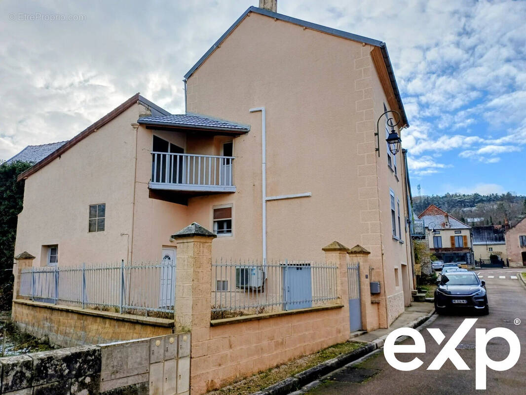 Maison à AISY-SUR-ARMANCON