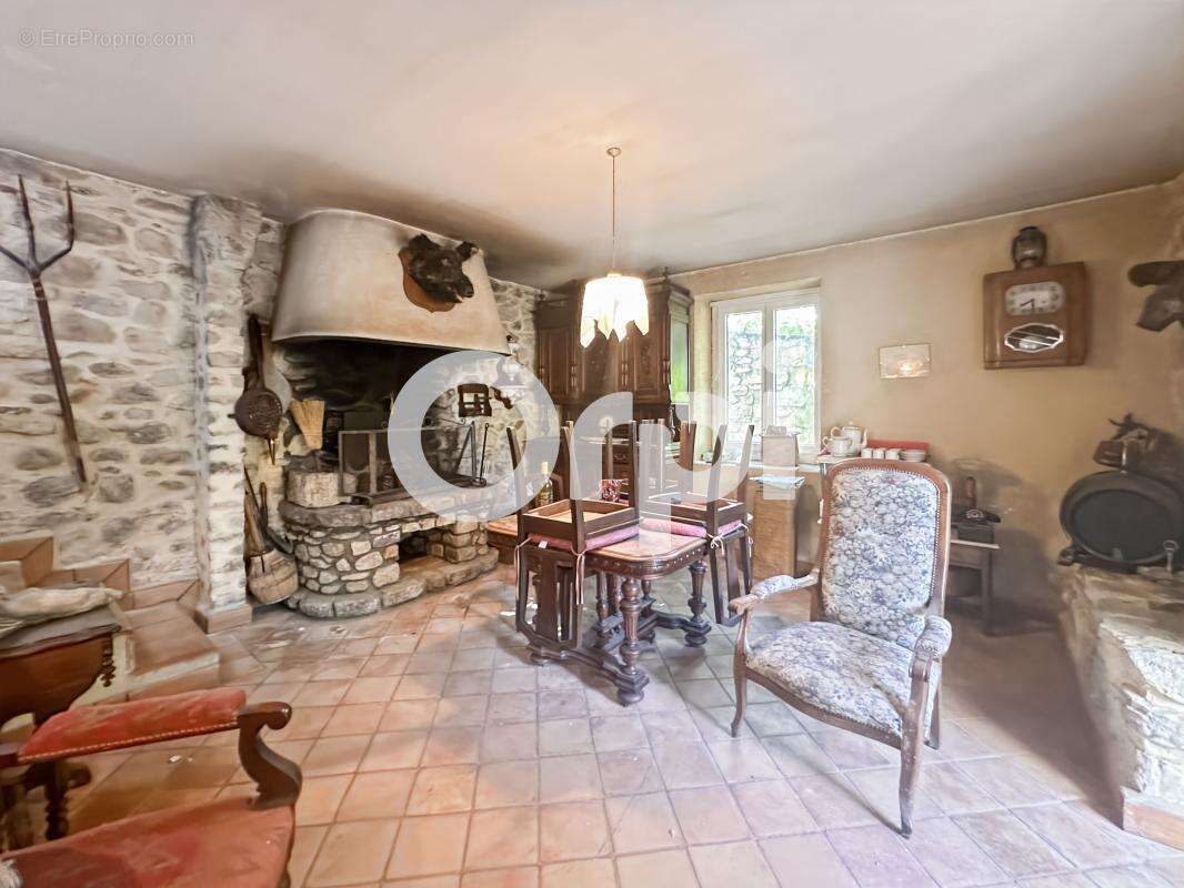 Maison à VALLON-PONT-D'ARC