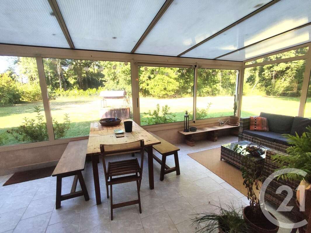 Maison à SAINT-VERAIN