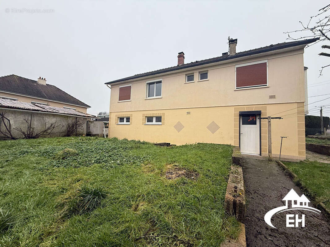 Maison à SAINTE-GAUBURGE-SAINTE-COLOMBE