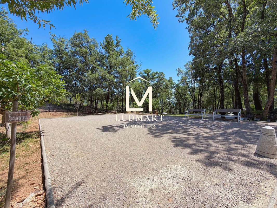 Propriété de caractère avec ancienne bergerie rénovée, piscine et 7,5 hectares en Provence - photo 13