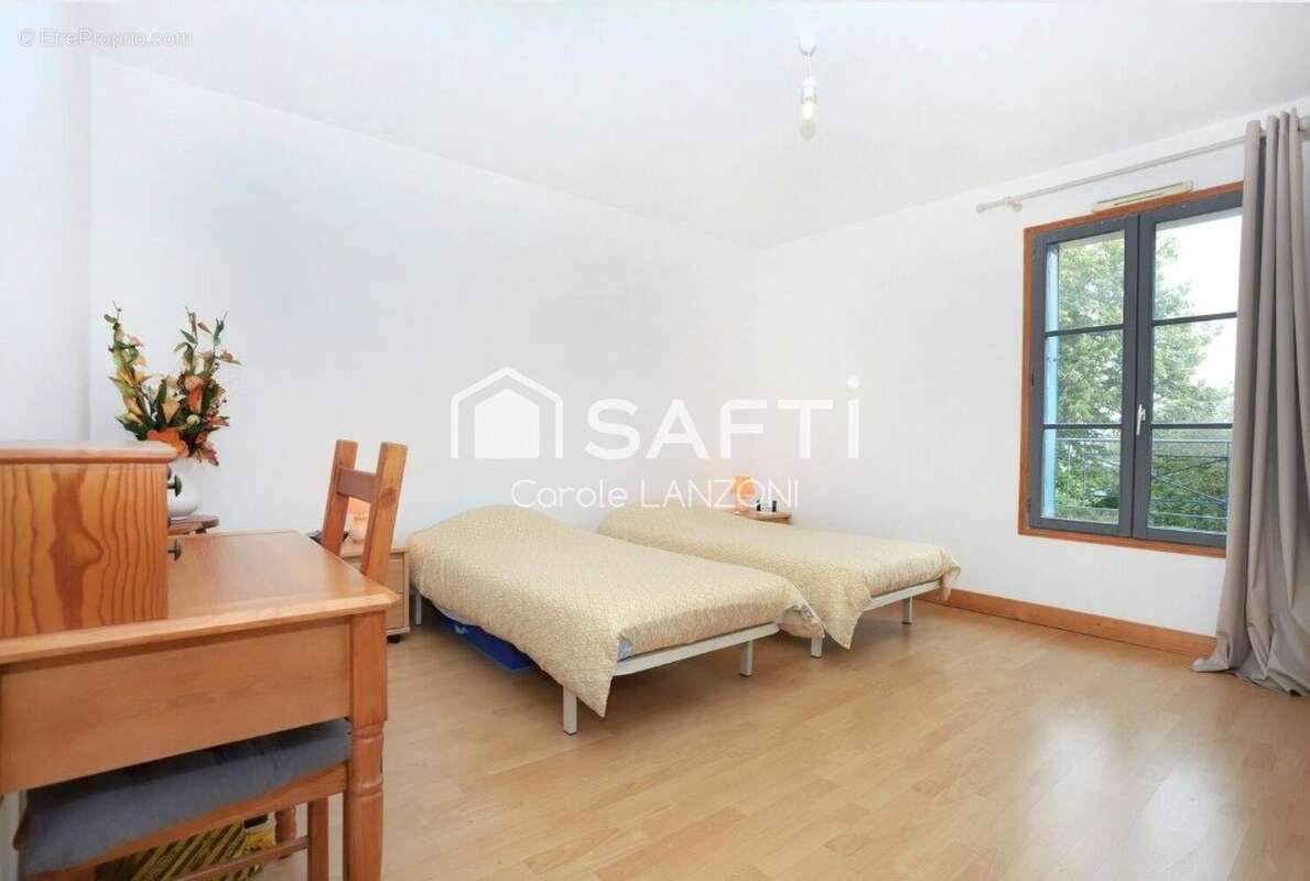 Maison 290 m² à Argentre-Du-Plessis  - photo 8