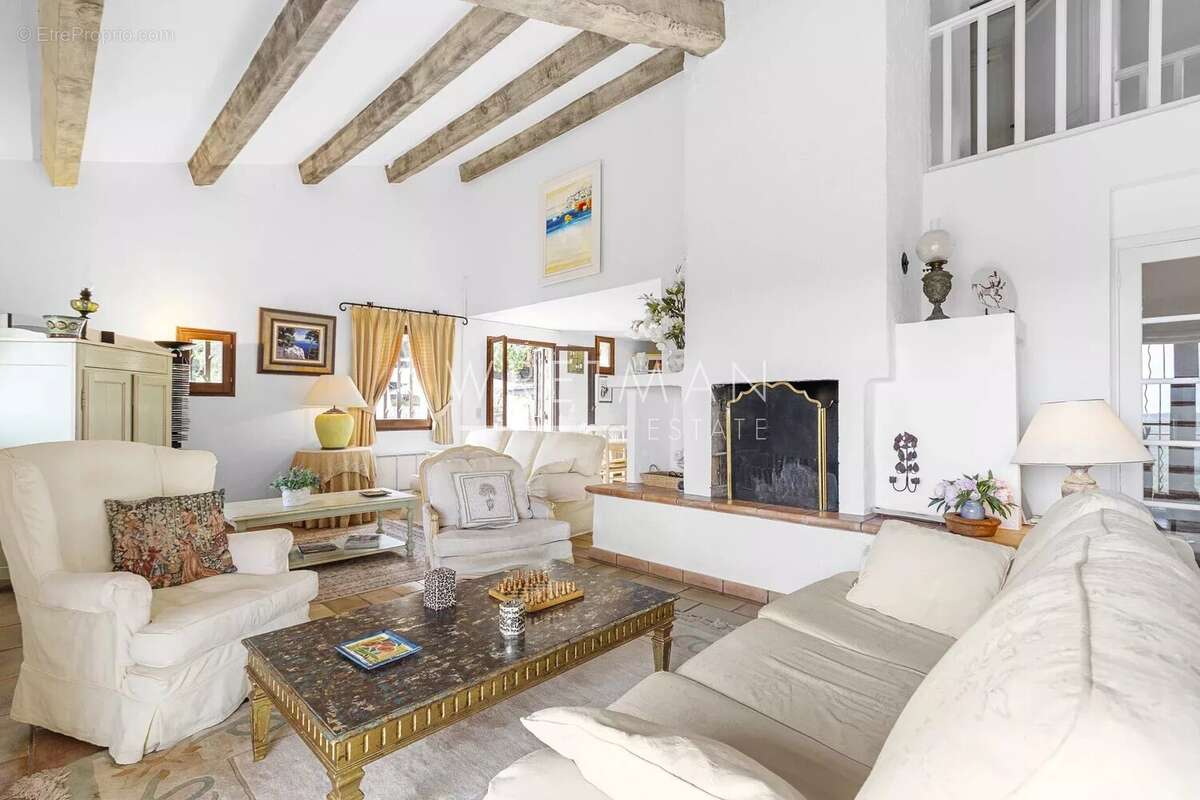 Maison à TOURRETTES-SUR-LOUP