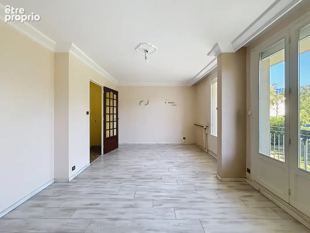 Appartement à SAINT-MARTIN-D'HERES