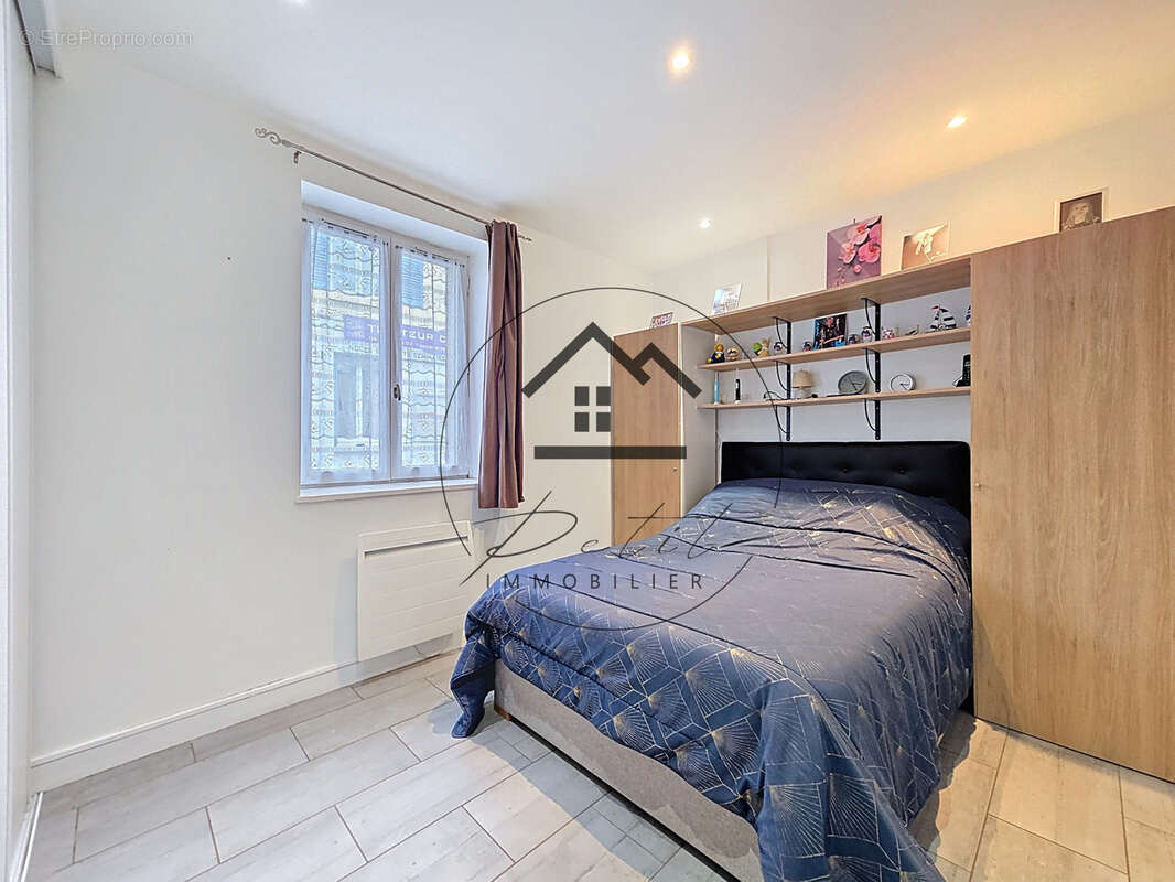Appartement à MOUY