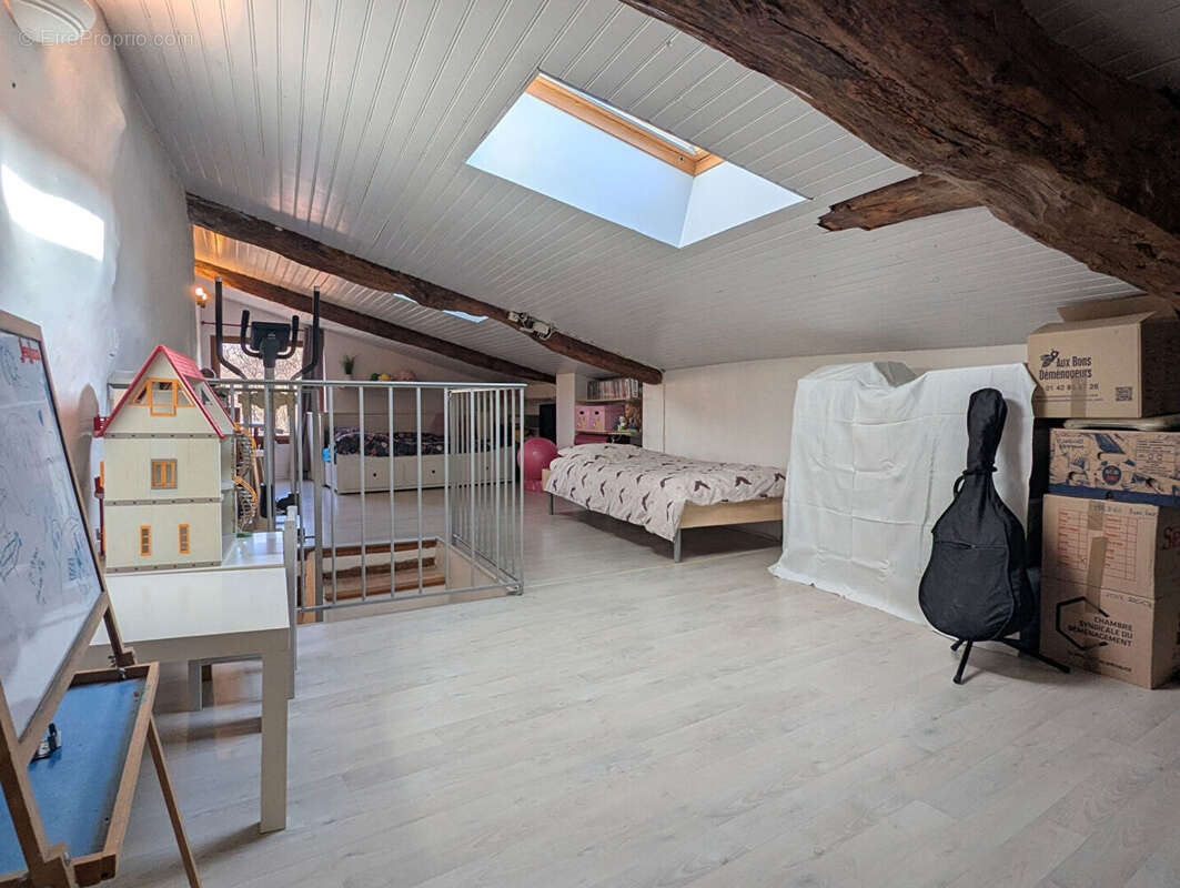 SALERNES propriété de 2 maisons, dépendances, piscine, terrain 8.444 m² - photo 17