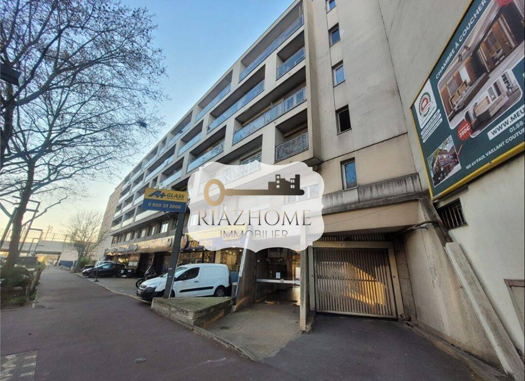 Parking à LE BOURGET