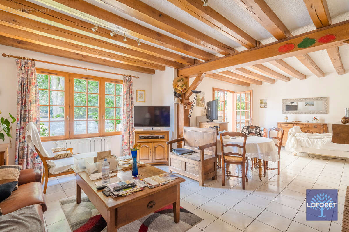 Maison à LES PAVILLONS-SOUS-BOIS