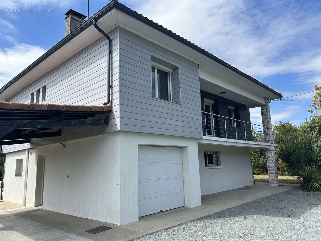 Villa renovee 171 m2 + jardin+piscine - photo 2
