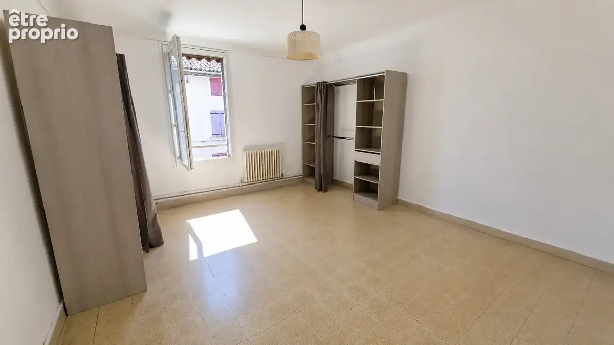 VILLELAURE: MDV de 256 m2 (utile) avec garage, cour et annexes - photo 6