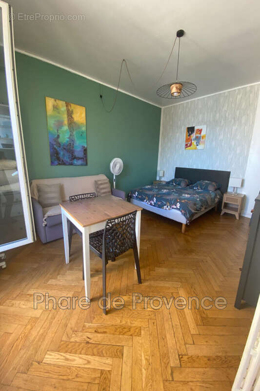 Appartement à MARSEILLE-2E