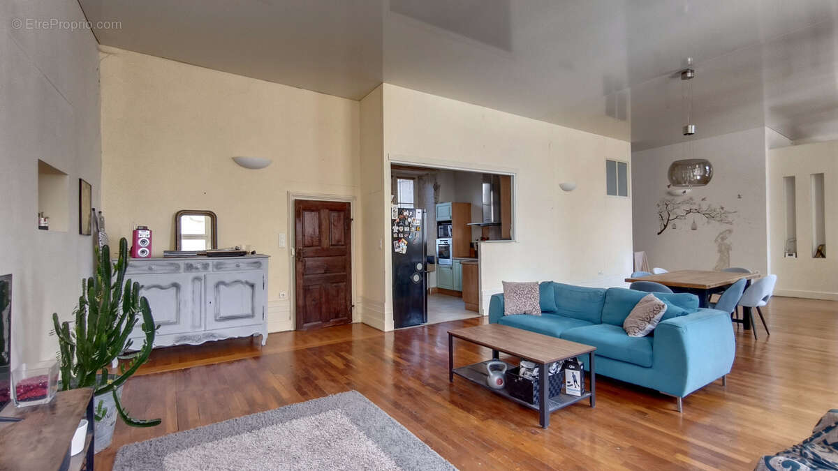 Appartement à GRAY