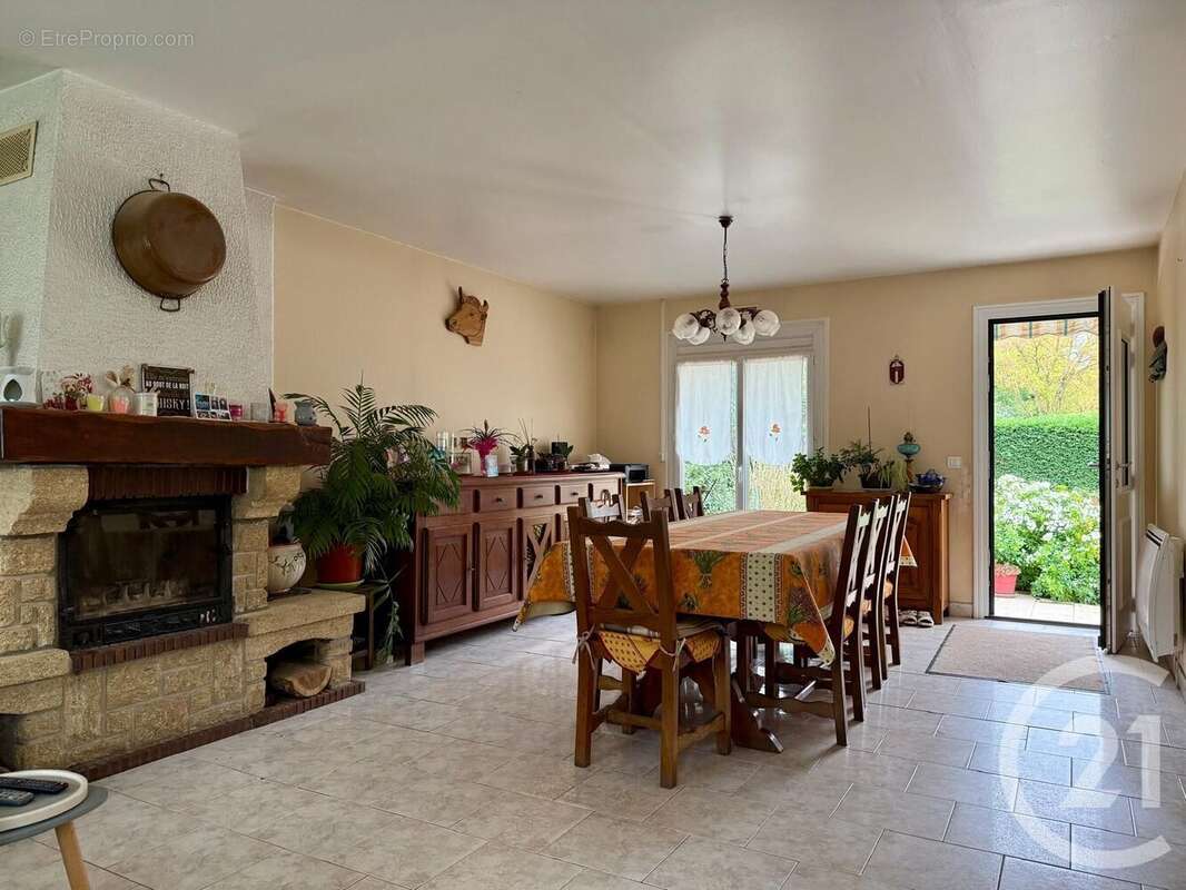 Maison à EZY-SUR-EURE