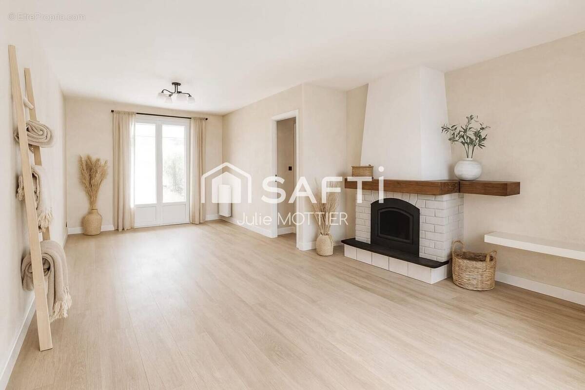 Photo 1 - Maison à LA JARRIE