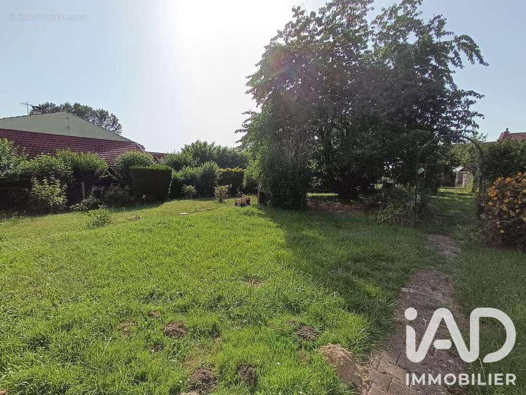 Maison 99 m² à La Chaussee-Tirancourt  - photo 5