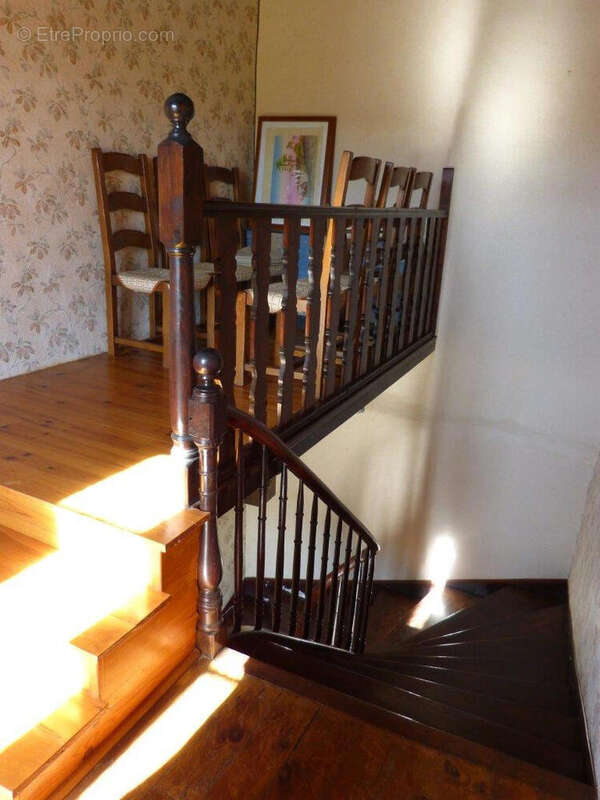 À vendre, proche de Castelnau Magnoac (Hautes Pyrénées): Ferme gasconne des années 1750 avec 3 chambres ; granges avec atelier,  - photo 13