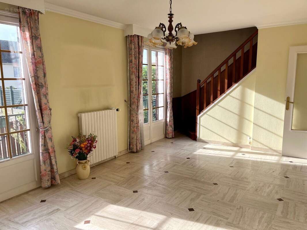 Maison à LES MUREAUX