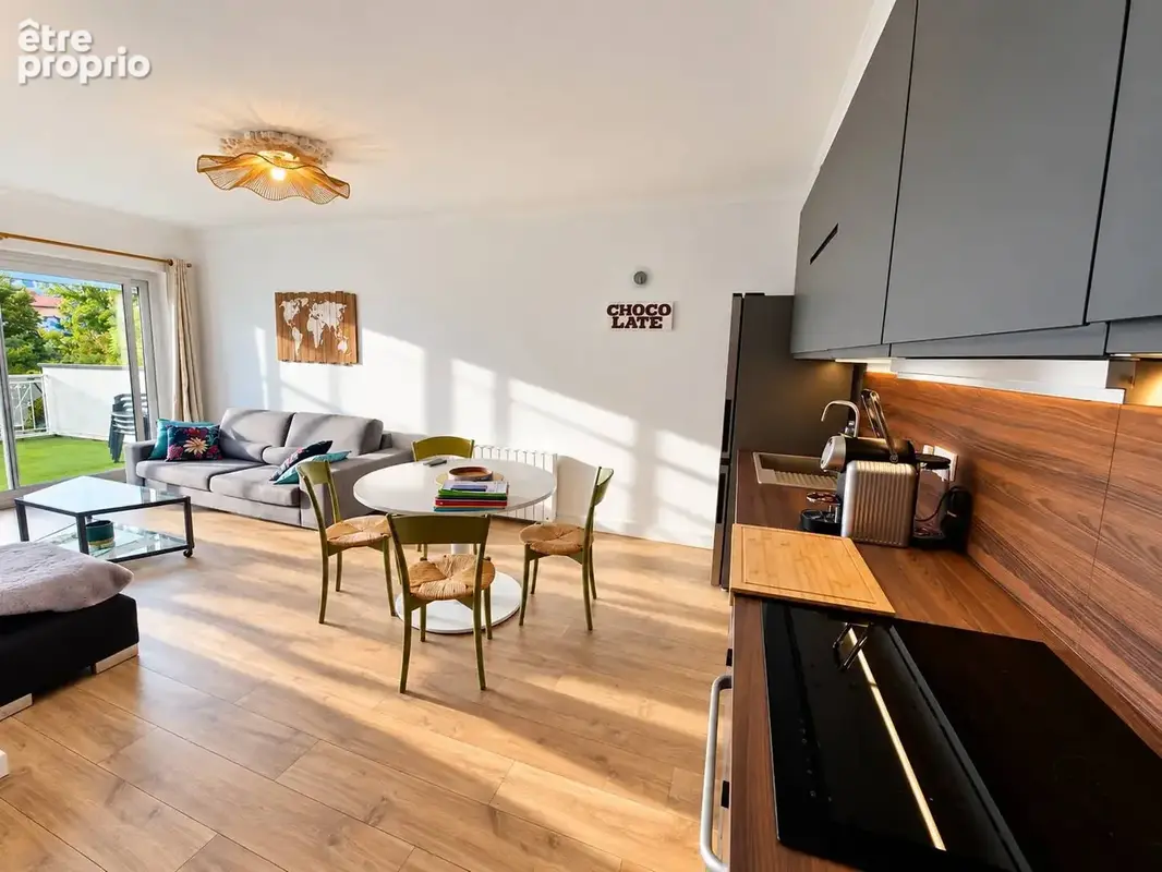 Appartement T4 entièrement Rénové avec une terrasse de 30 m² - photo 2