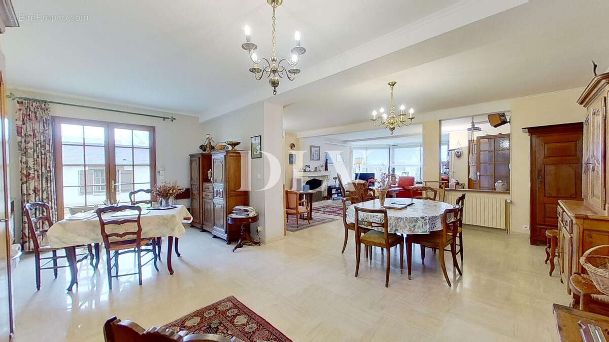 Maison à VULAINES-SUR-SEINE