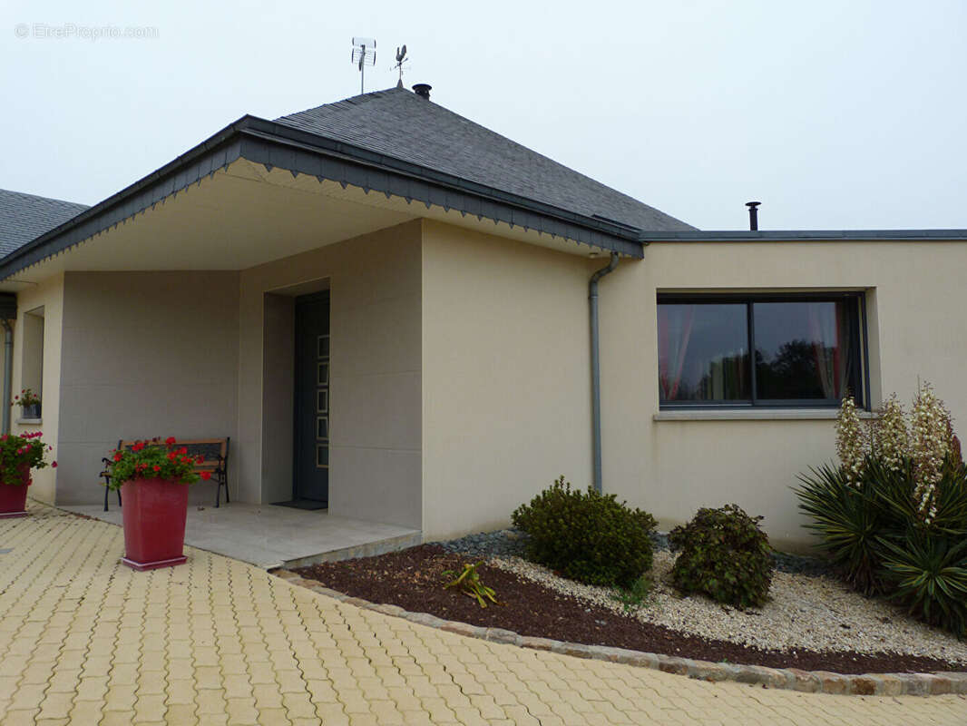 Maison à COSSE-LE-VIVIEN