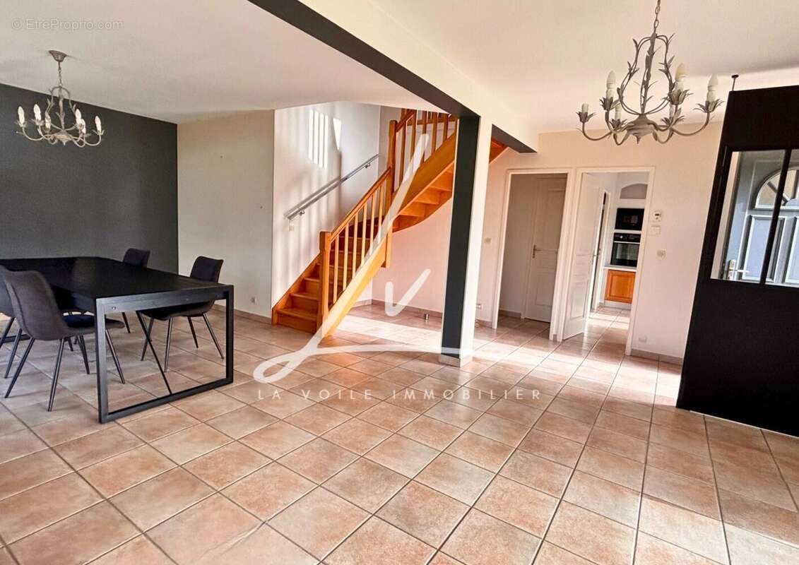 Maison à BENOUVILLE