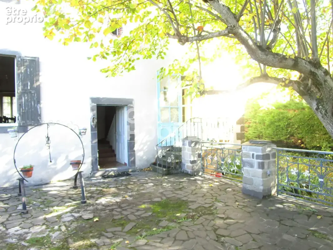 Maison avec dépendances et terrain - photo 16