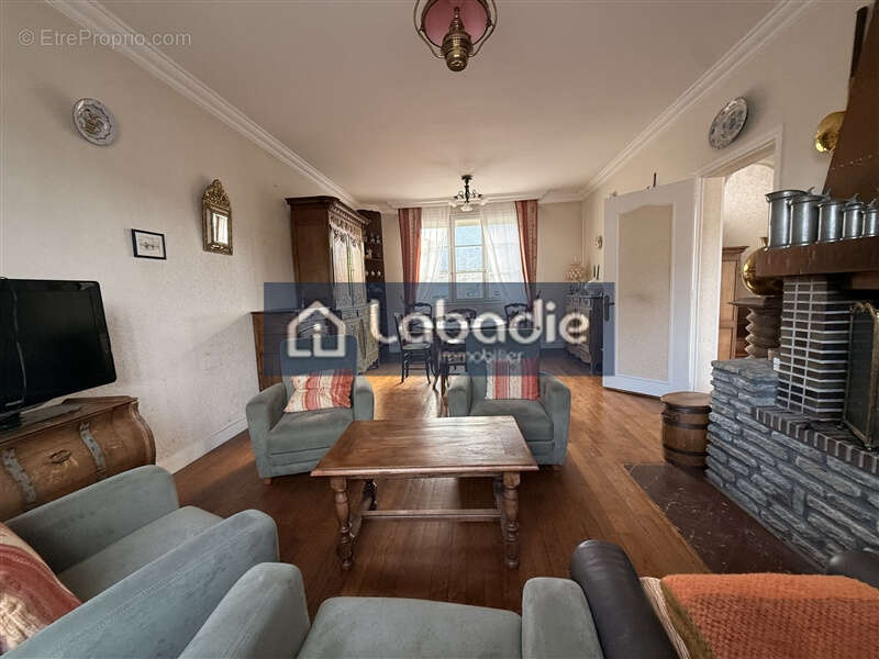 Maison à VILLEDIEU-LES-POELES