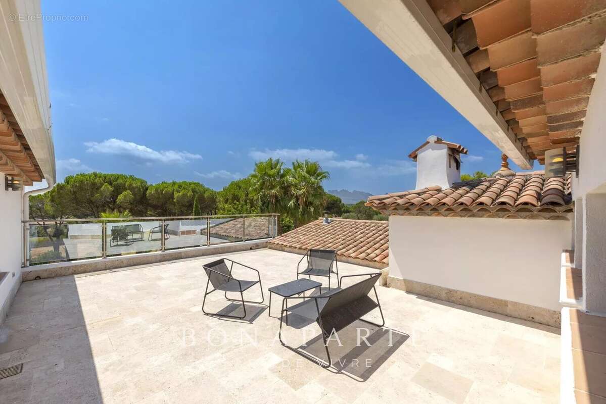 Roquebrune-sur-argens - nouveauté exclusivité propriété aux prestations haut de gamme - photo 11