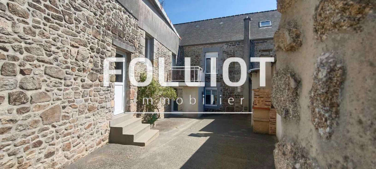 Maison à VILLEDIEU-LES-POELES