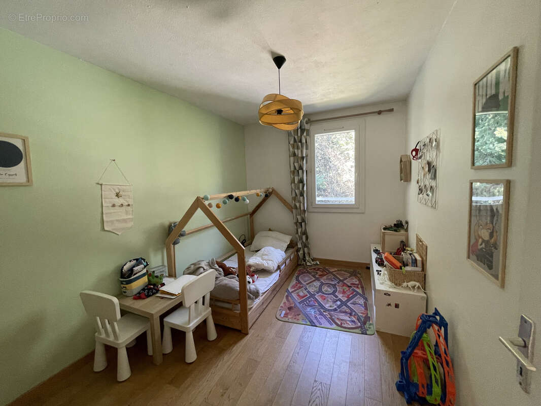 Maison à SIMIANE-COLLONGUE