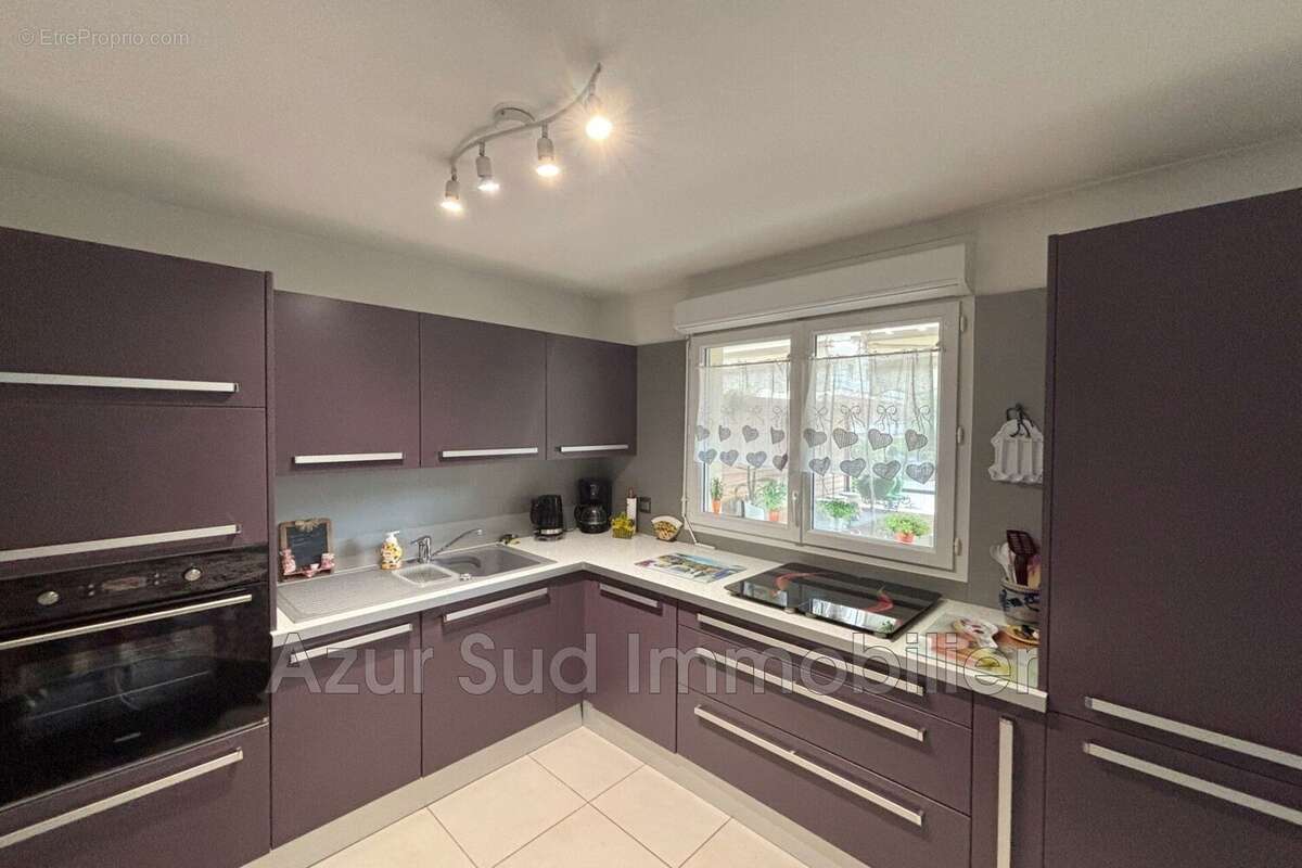 Appartement à VALLAURIS