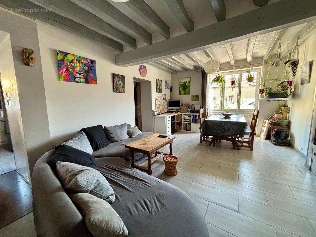 Maison à MEREVILLE