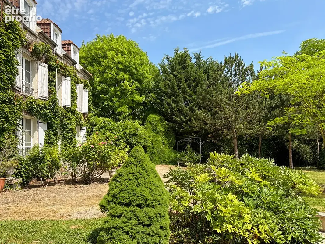 Maison d'exception  avec piscine et dependance - photo 17