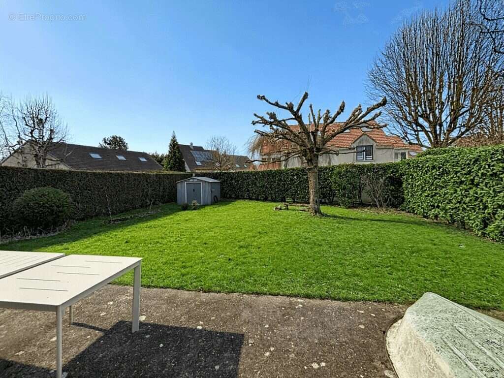 Maison à TOUSSUS-LE-NOBLE