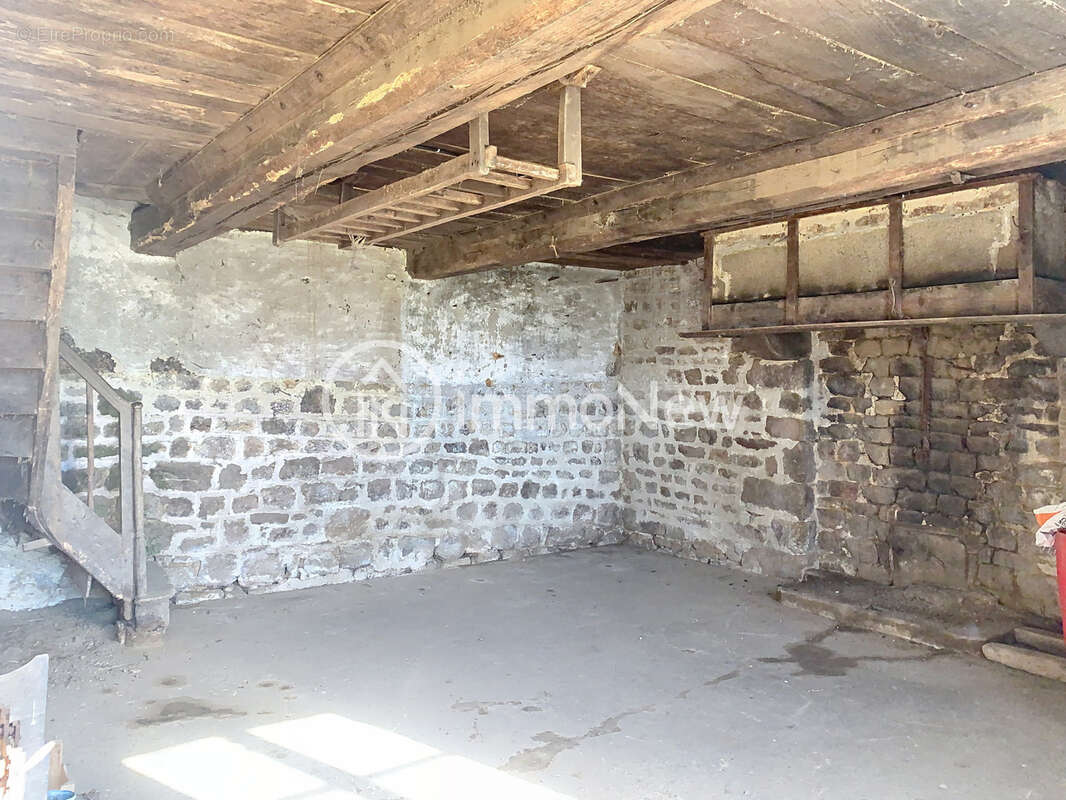 Maison Grange a Restaurer /MARGUERAY 50410 / PARCELLE DE 4700 m2. - photo 2