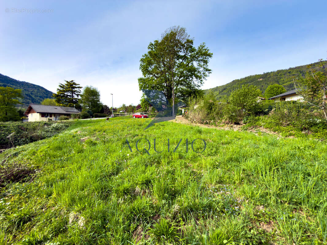 Terrain à MARIGNIER