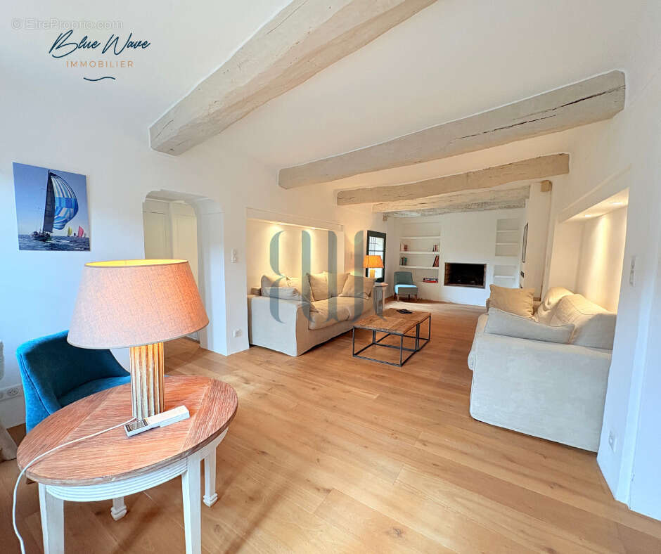 Maison à PLAN-DE-LA-TOUR