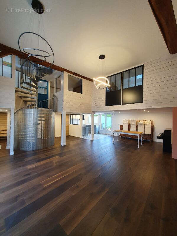 Maison à ROMILLY-SUR-SEINE