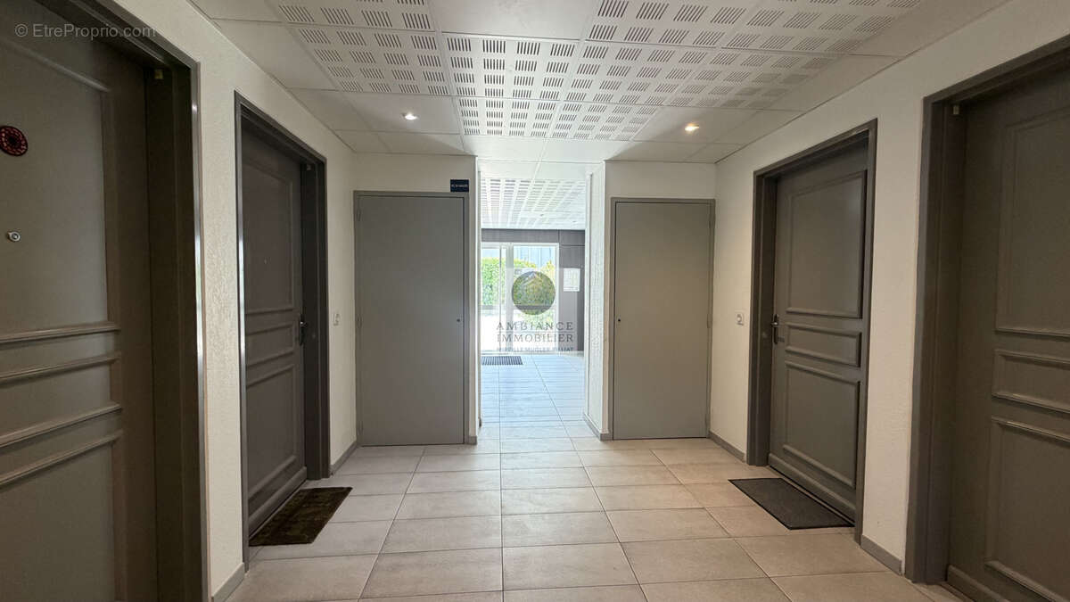 Appartement en dernier étage avec vue dégagée sur les montagnes - photo 27