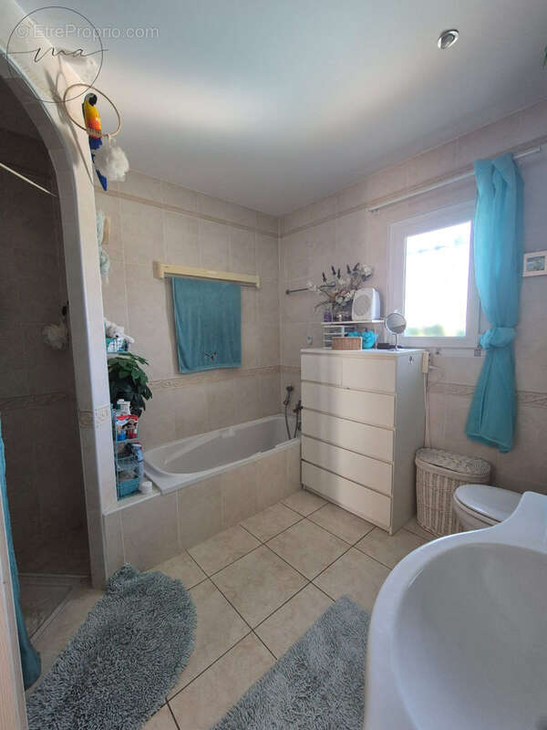 Maison à SAINT-GENIES-DE-FONTEDIT