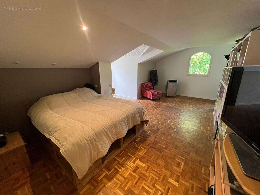 Maison à CHATEAUNEUF-SUR-ISERE